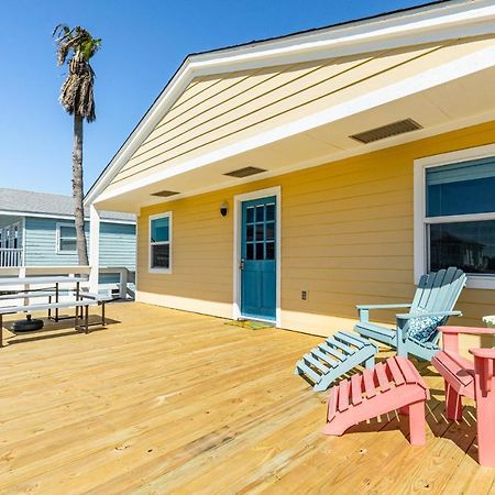 Sunny Daze Walk To Beach 2 Decks Pet Friendly Has A Mini Bar غالفيستون، تكساس المظهر الخارجي الصورة
