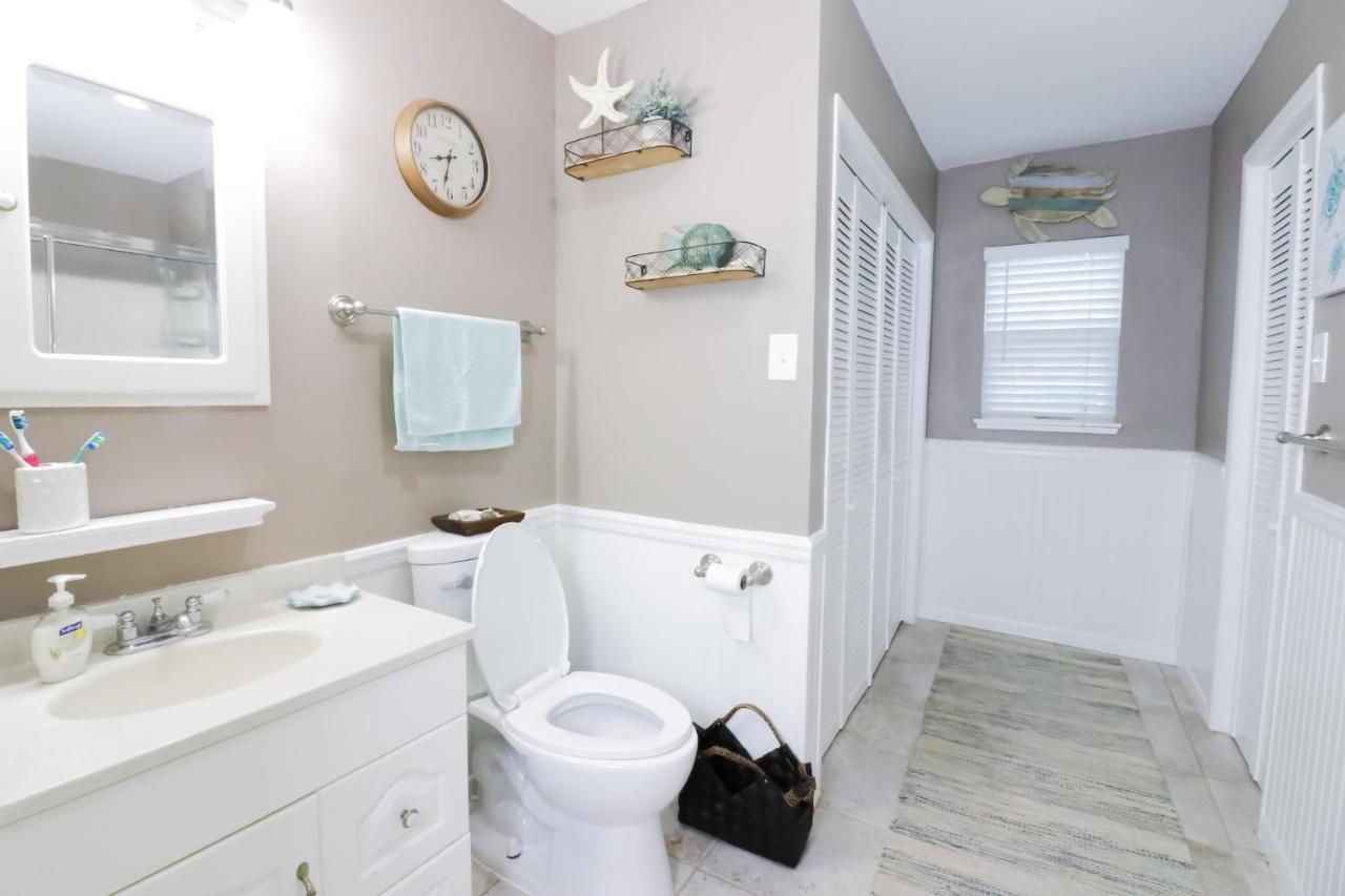 Sunny Daze Walk To Beach 2 Decks Pet Friendly Has A Mini Bar غالفيستون، تكساس المظهر الخارجي الصورة