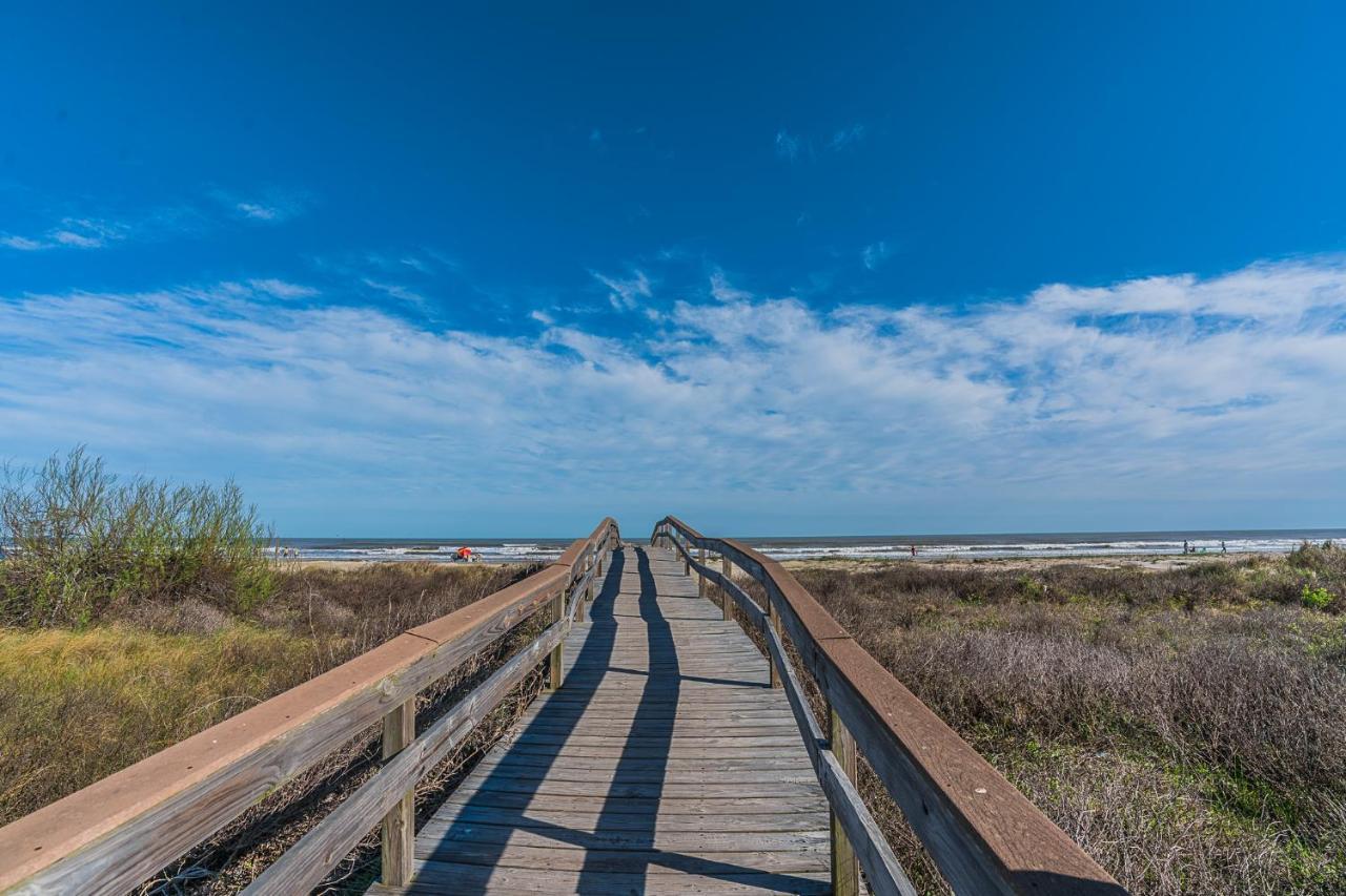 Sunny Daze Walk To Beach 2 Decks Pet Friendly Has A Mini Bar غالفيستون، تكساس المظهر الخارجي الصورة
