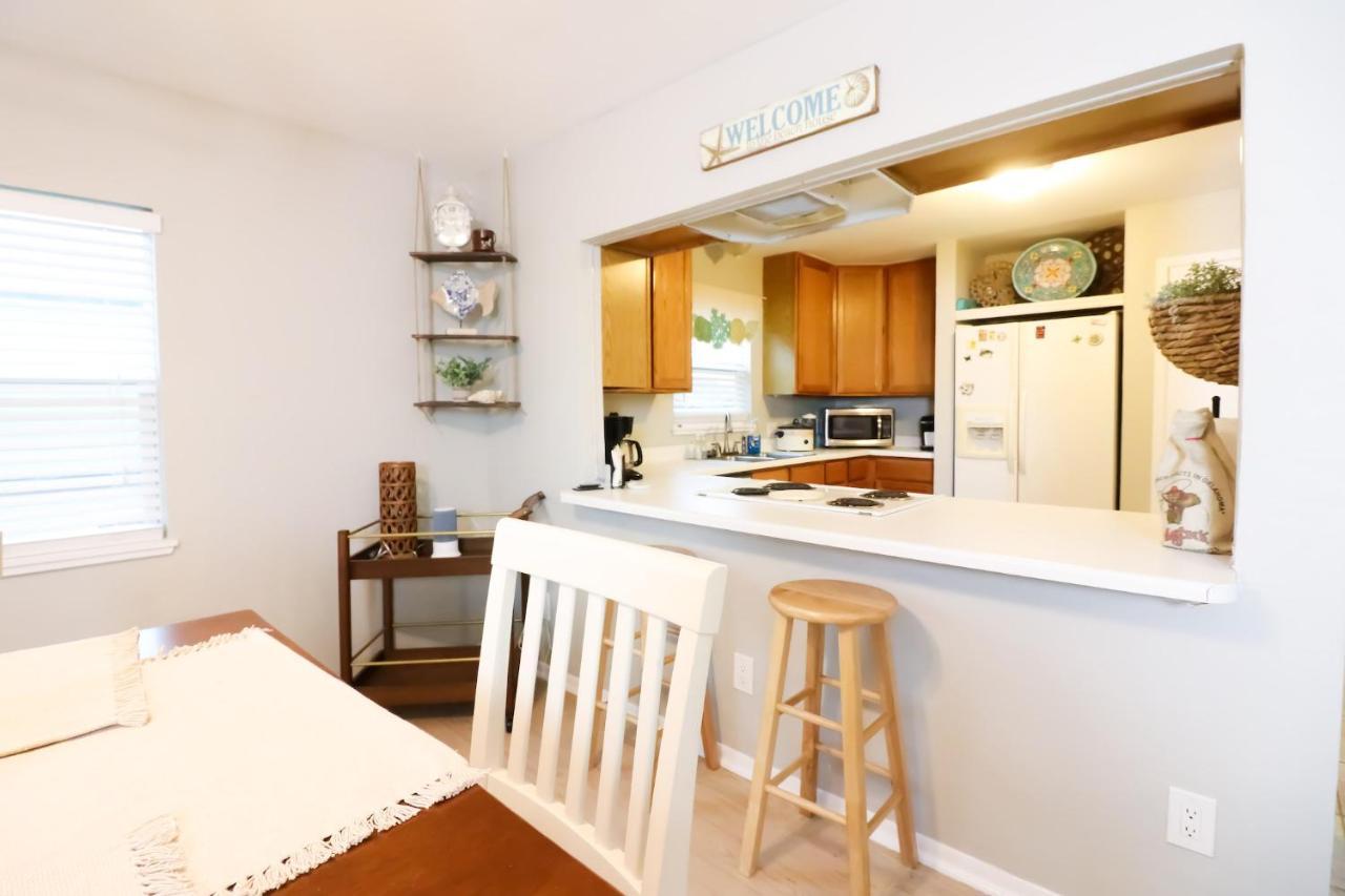 Sunny Daze Walk To Beach 2 Decks Pet Friendly Has A Mini Bar غالفيستون، تكساس المظهر الخارجي الصورة