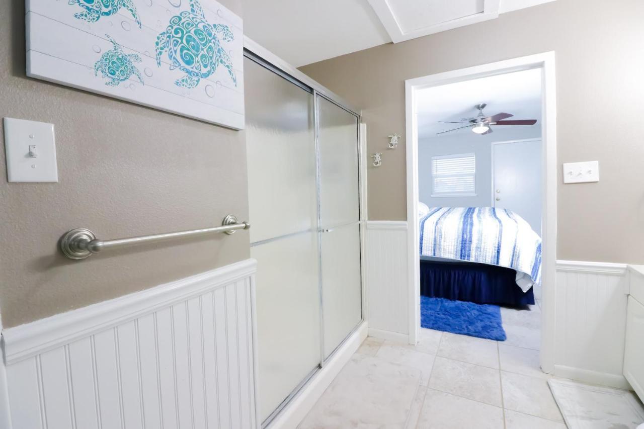 Sunny Daze Walk To Beach 2 Decks Pet Friendly Has A Mini Bar غالفيستون، تكساس المظهر الخارجي الصورة
