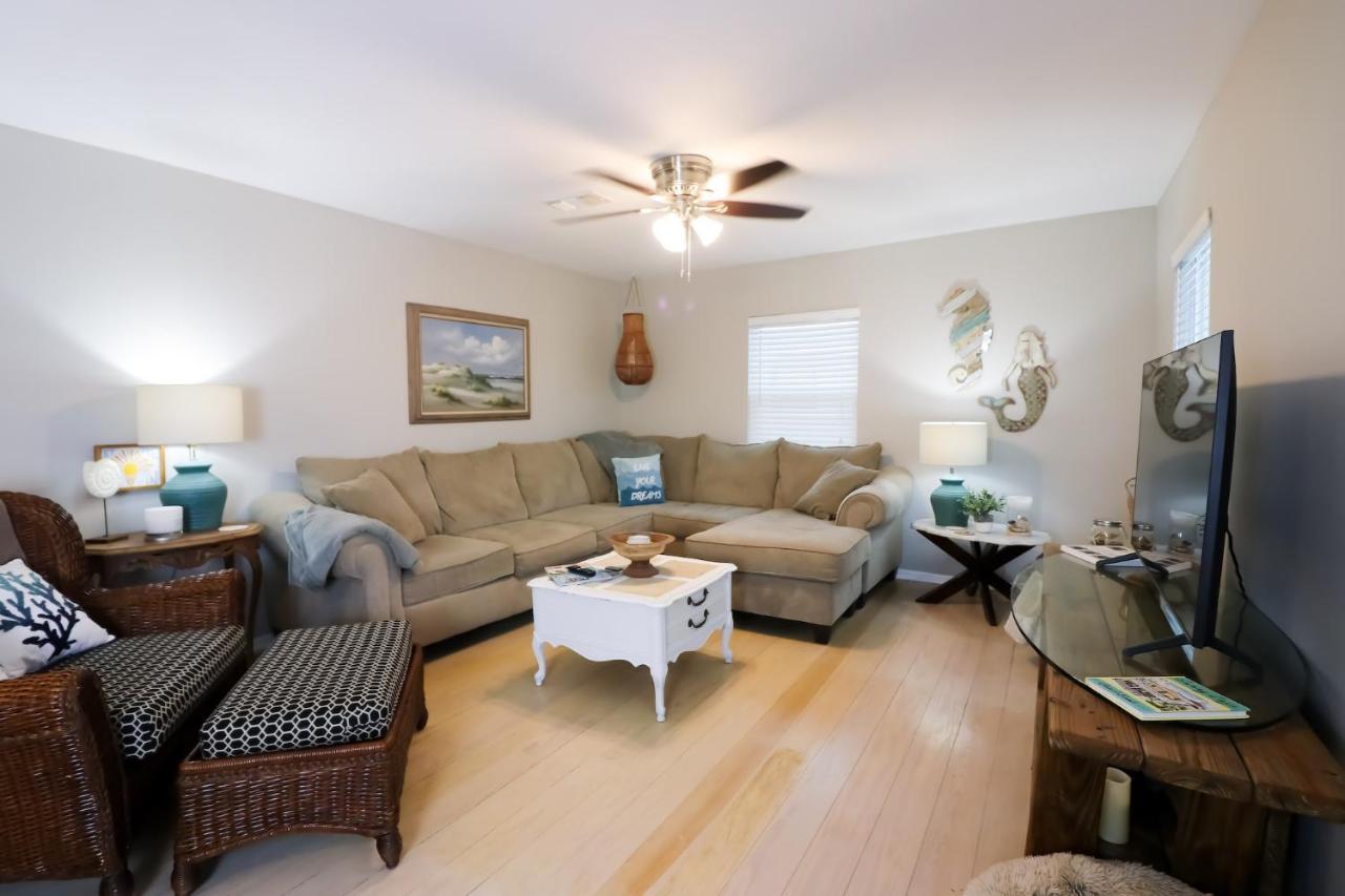Sunny Daze Walk To Beach 2 Decks Pet Friendly Has A Mini Bar غالفيستون، تكساس المظهر الخارجي الصورة