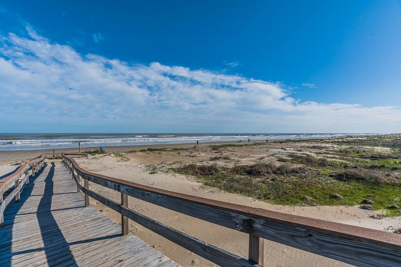 Sunny Daze Walk To Beach 2 Decks Pet Friendly Has A Mini Bar غالفيستون، تكساس المظهر الخارجي الصورة