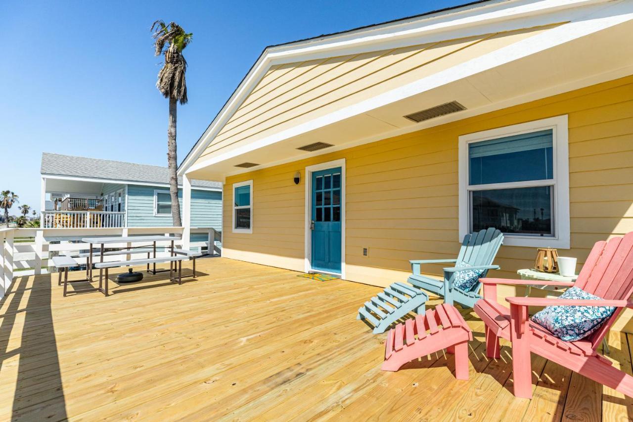 Sunny Daze Walk To Beach 2 Decks Pet Friendly Has A Mini Bar غالفيستون، تكساس المظهر الخارجي الصورة