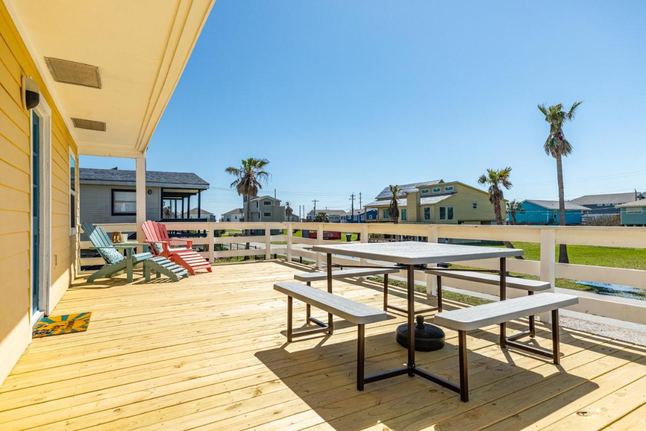 Sunny Daze Walk To Beach 2 Decks Pet Friendly Has A Mini Bar غالفيستون، تكساس المظهر الخارجي الصورة